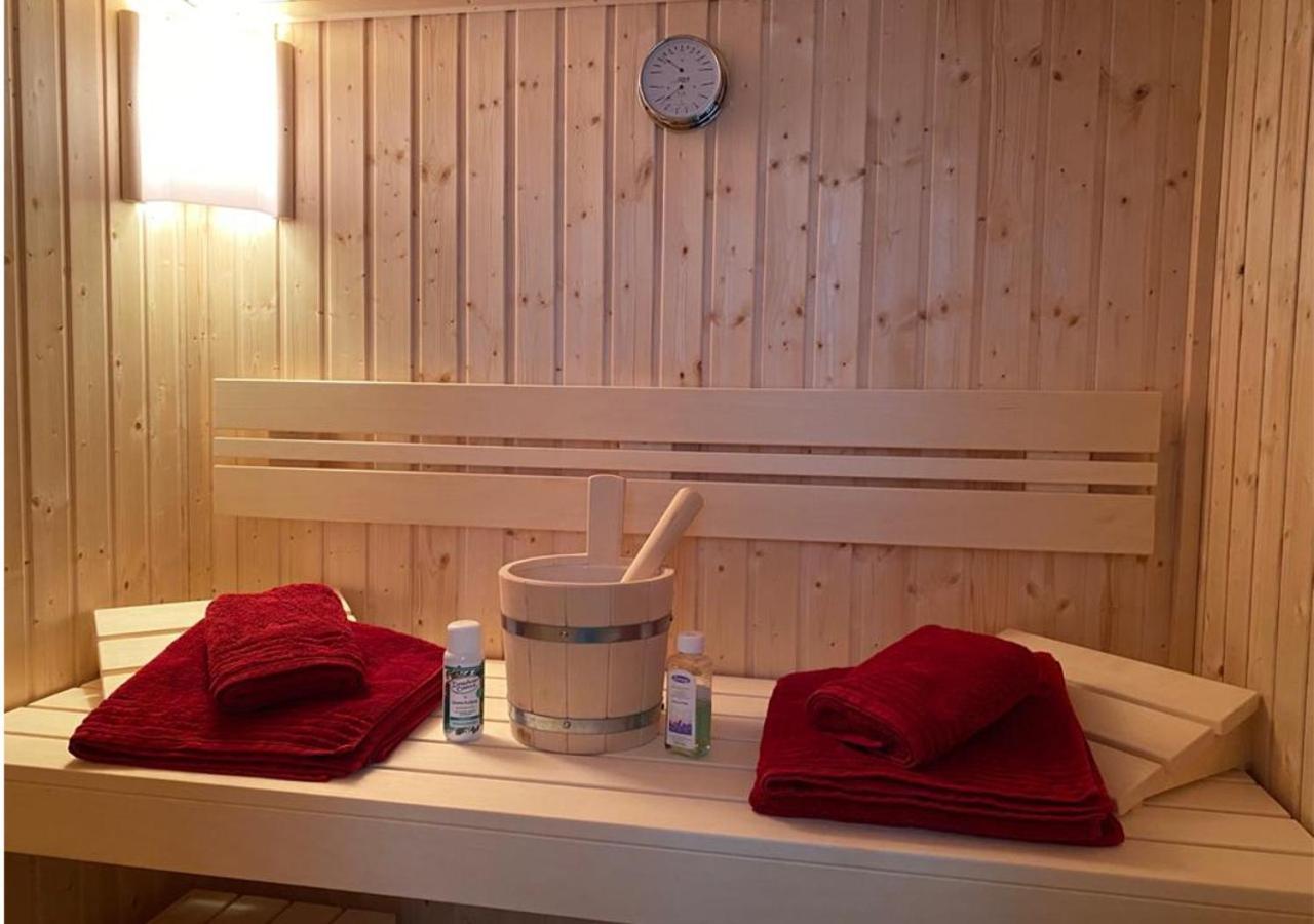 Modernes Reetdach-Ostseeferienhaus Bella Mare, Insel Usedom Mit Sauna, Kamin & Sonnenterrasse Zirchow エクステリア 写真