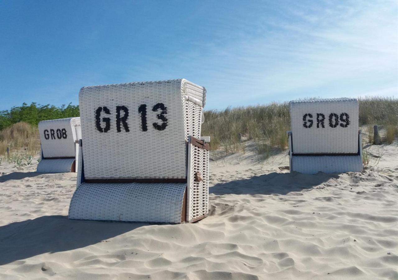 Modernes Reetdach-Ostseeferienhaus Bella Mare, Insel Usedom Mit Sauna, Kamin & Sonnenterrasse Zirchow エクステリア 写真